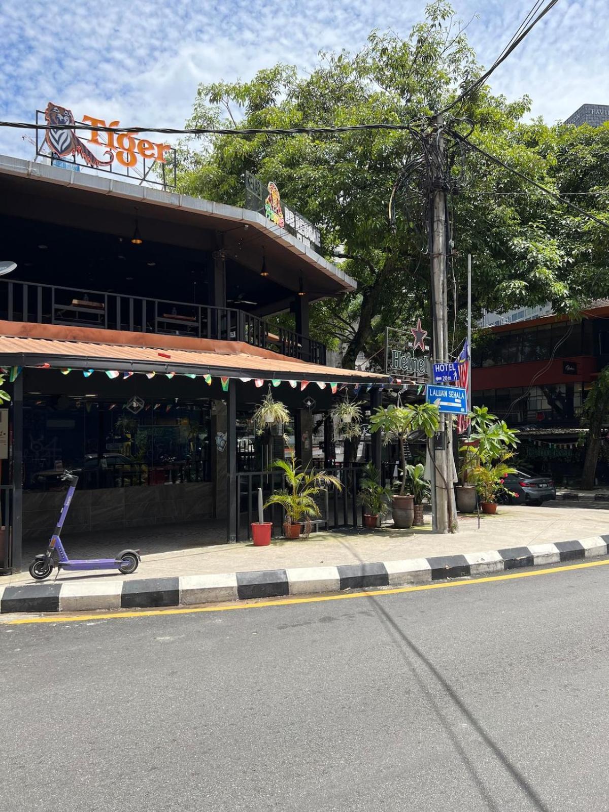 Stylish In Changkat Apartamento